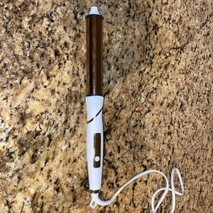 Kristen Ess curling wand